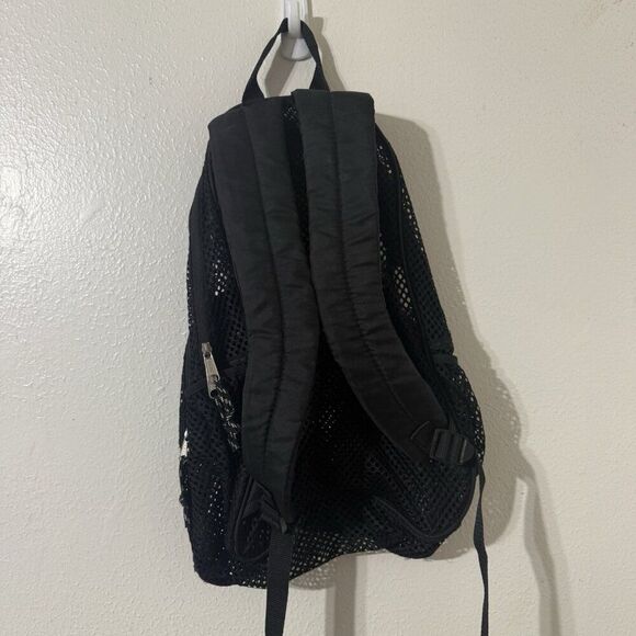 Eastsport® Mesh Backpack, 12 x 5 1/2 x 17 1/2, Black 091074071652 - Picture 2 of 7